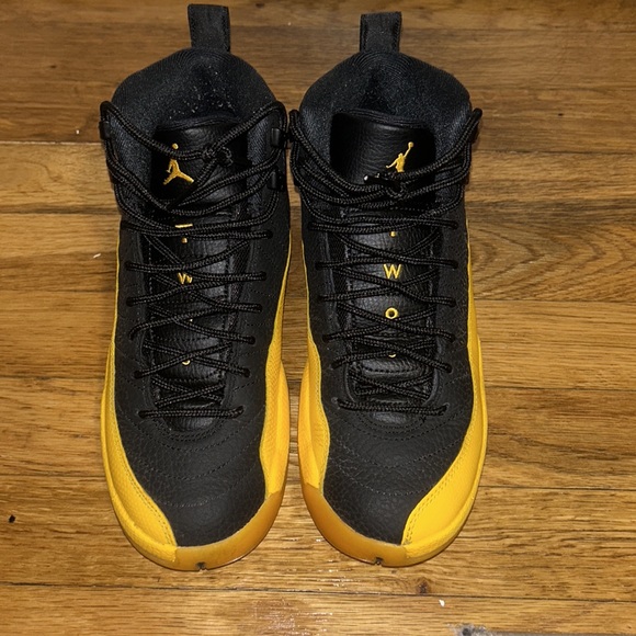 Jordan Retro 12 Reverse Taxi - Picture 2 of 6